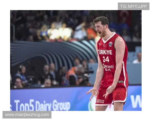 奥斯马尼火力全开三分百发百中半场18分助力球队强势领先 奥斯马尼火力全开三分百发百中半场18分助力球队强势领先